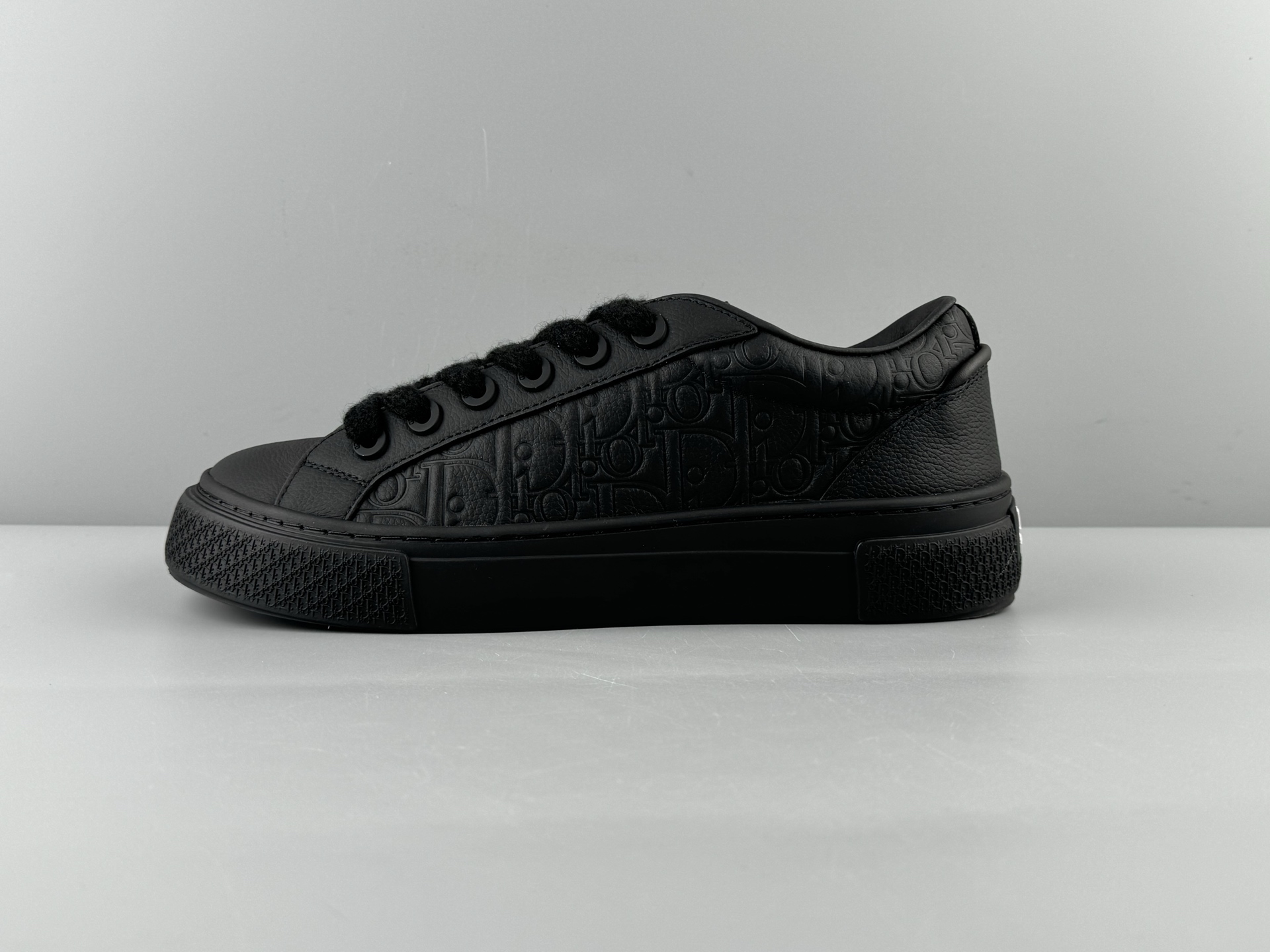Dior B33