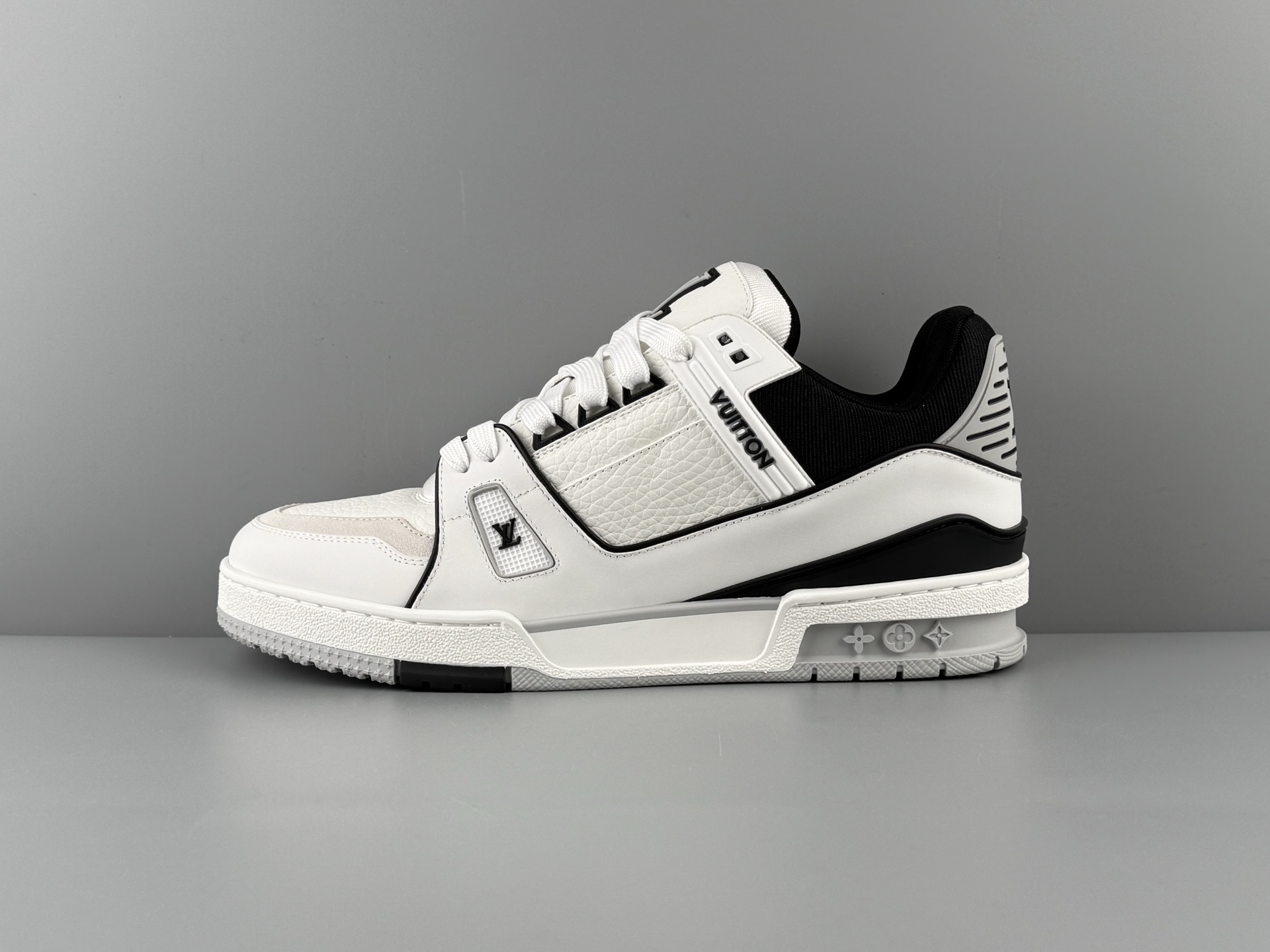 Lv Trainer