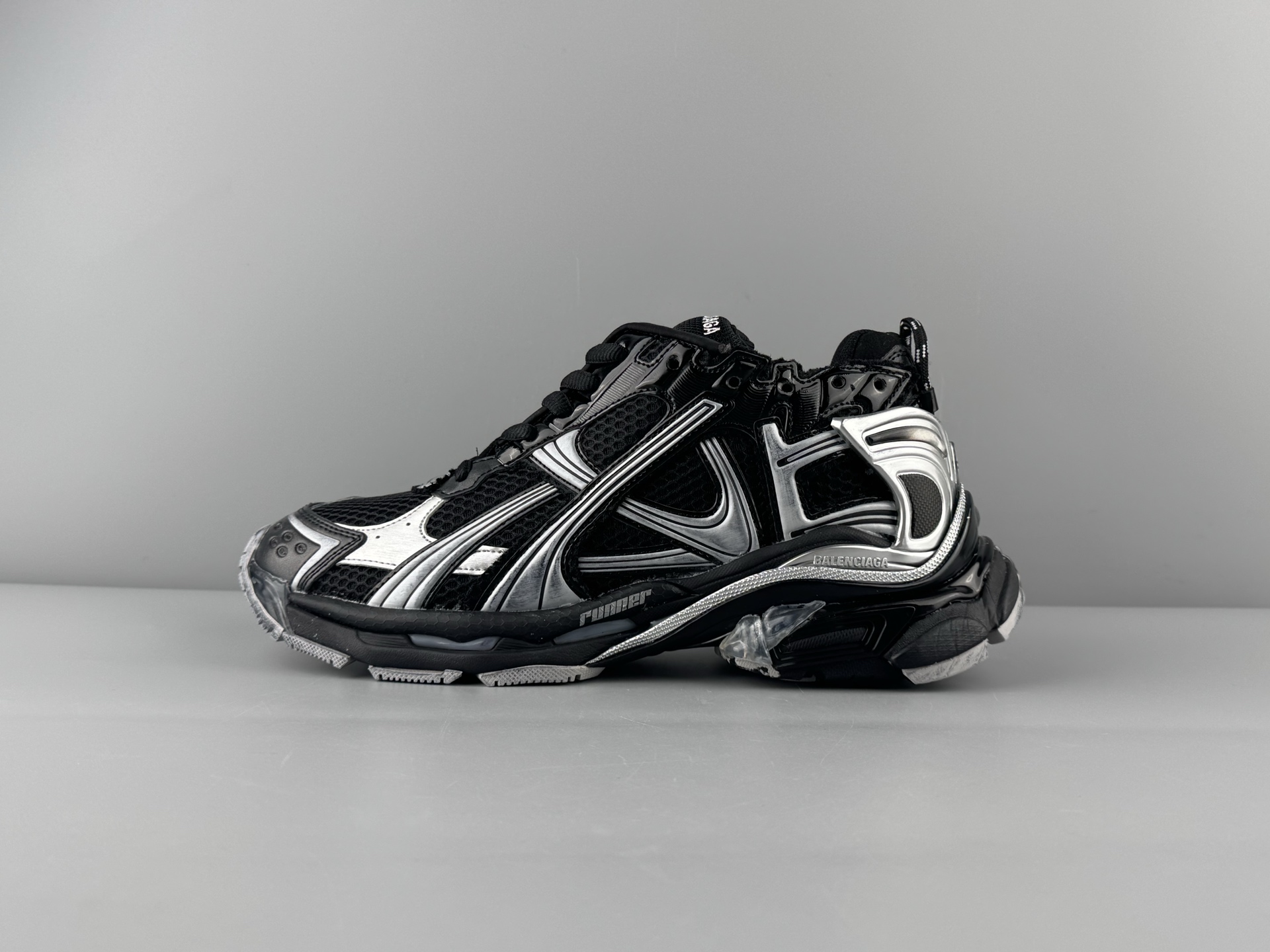 발렌시아가 러너 Runner