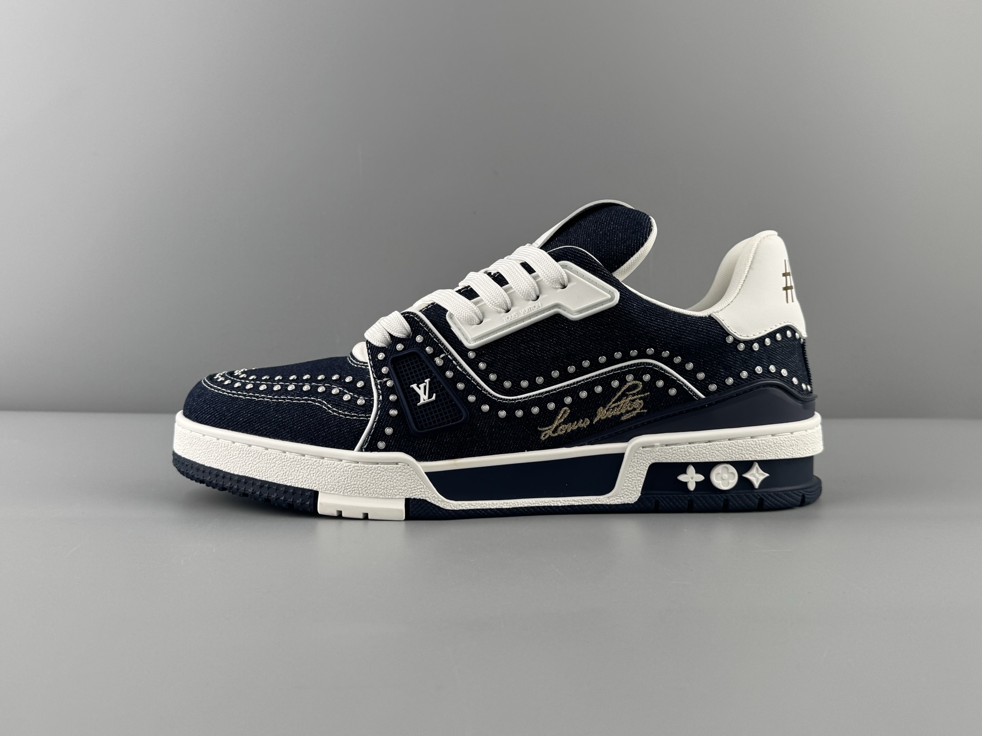 Lv Trainer