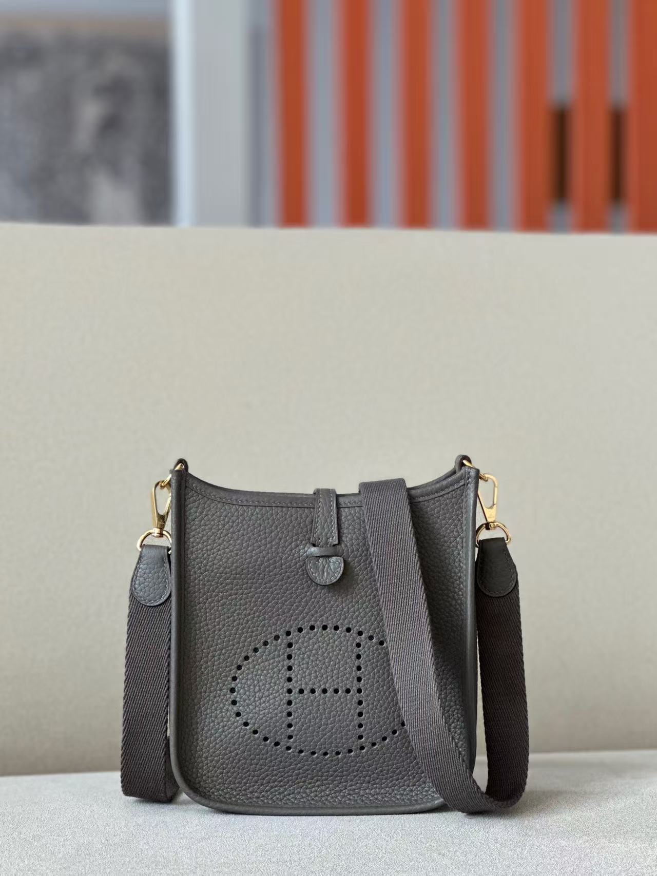 Evelyne mini 16