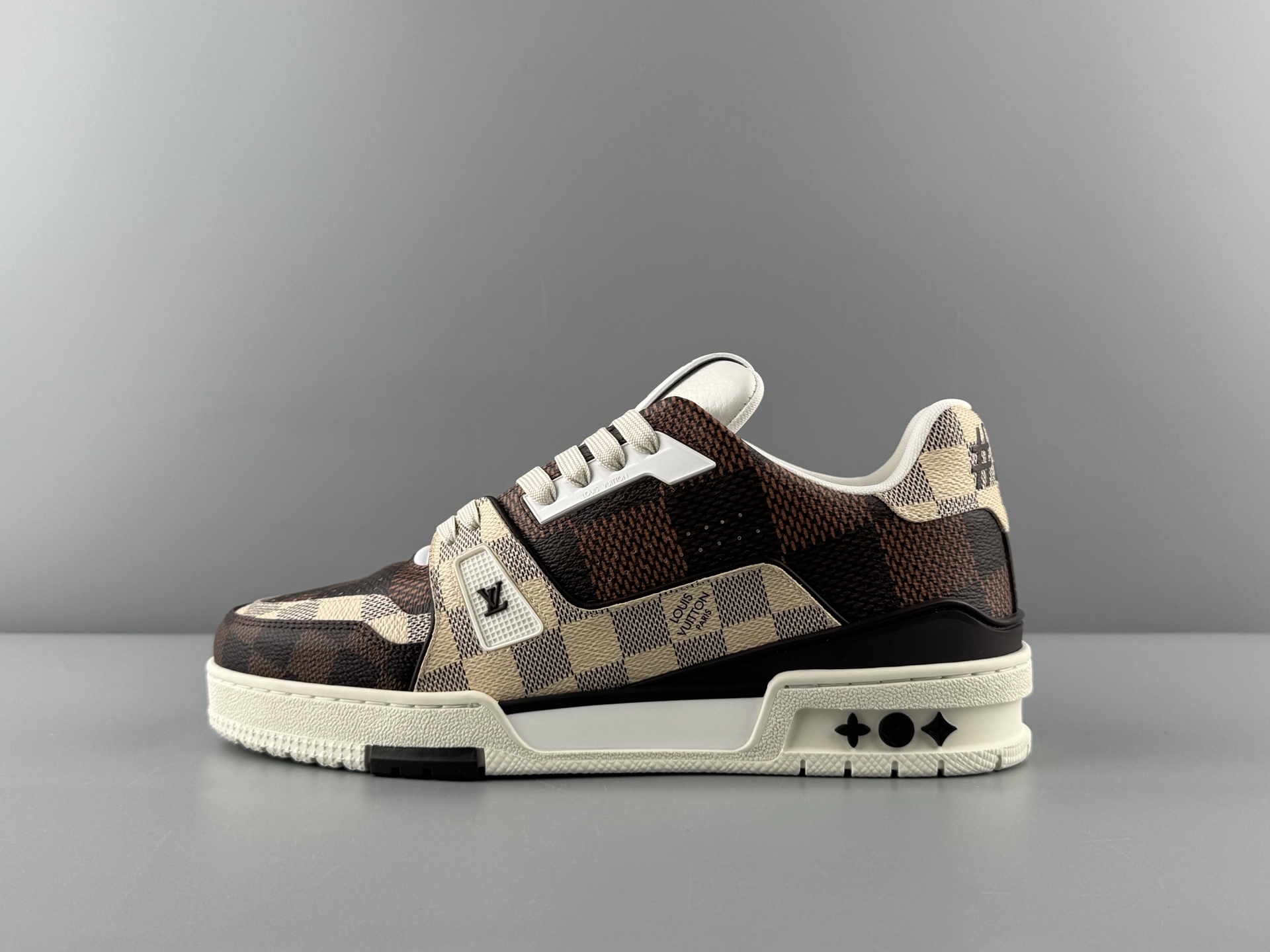 Lv Trainer
