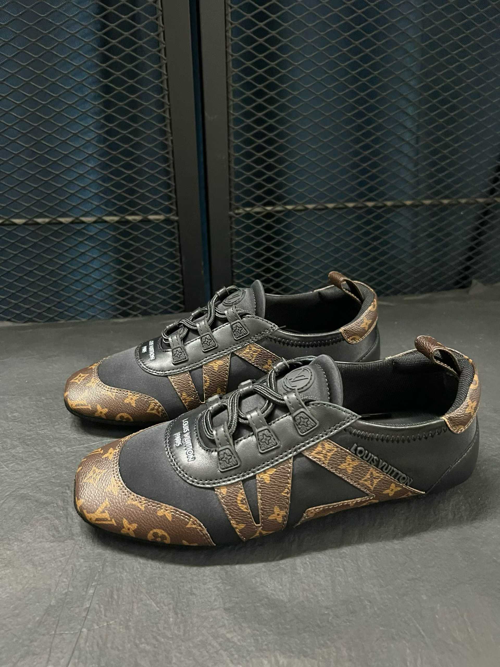 LV Sneakerina