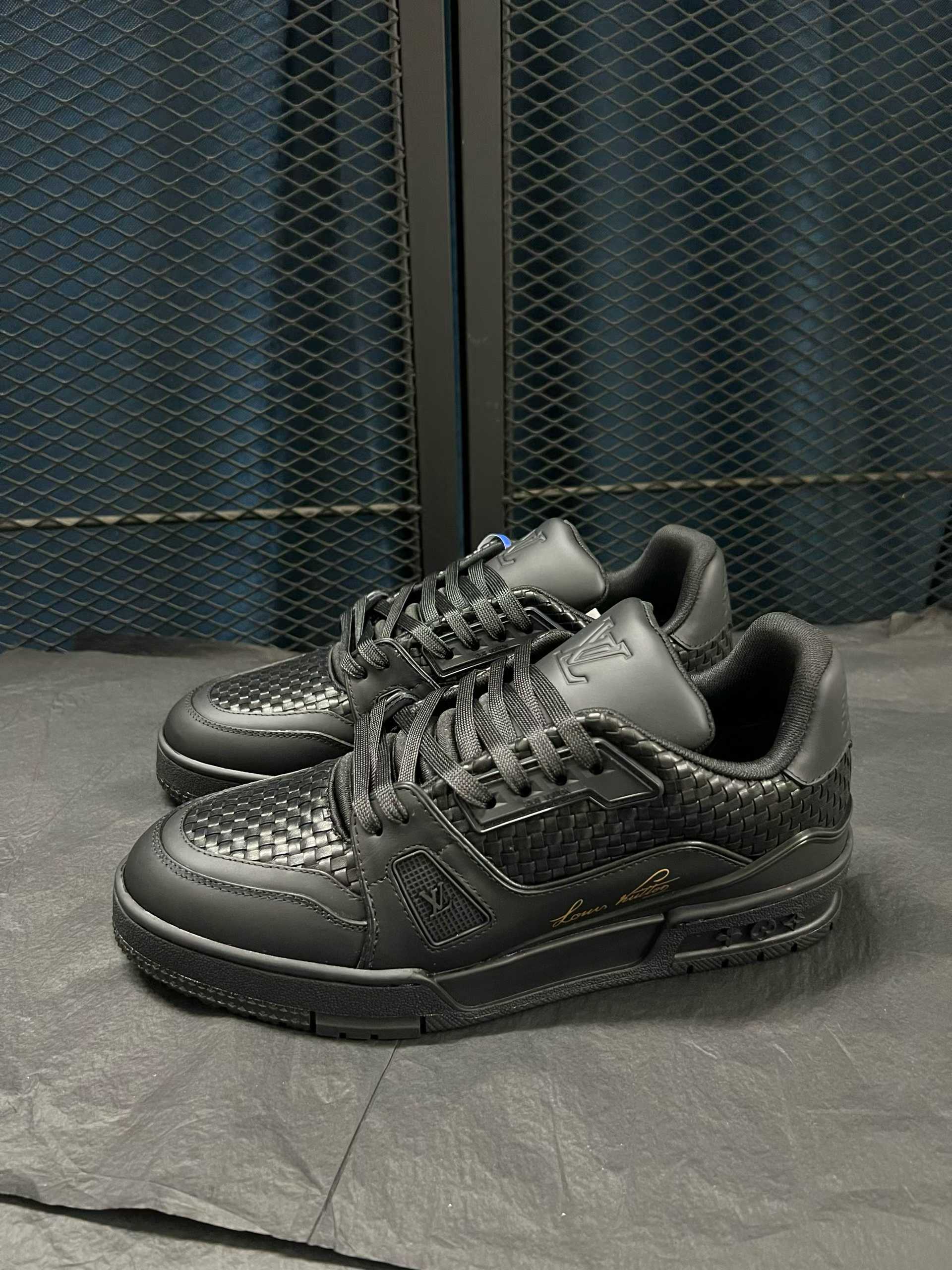 Lv Trainer