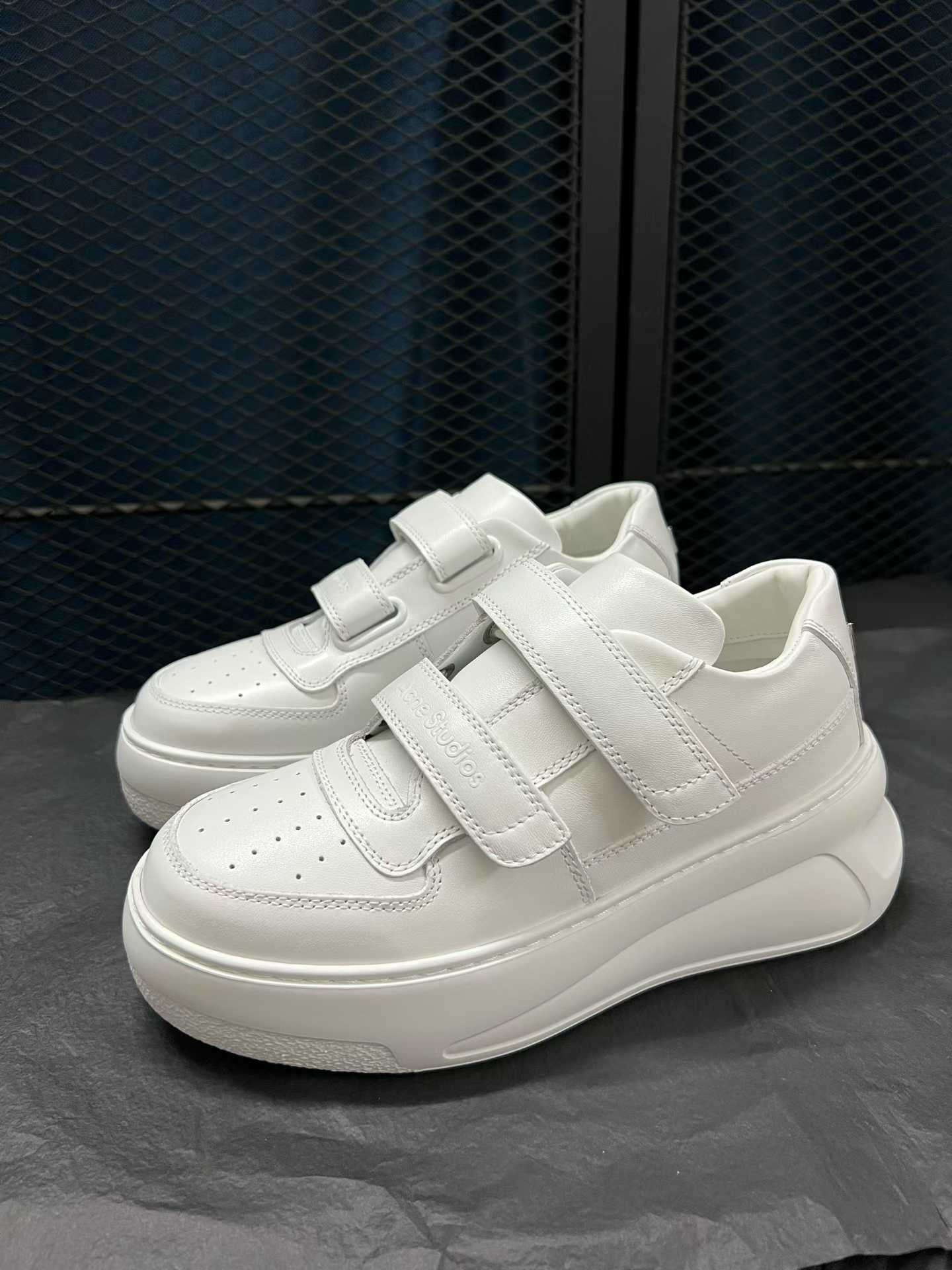Acne Studios Velcro