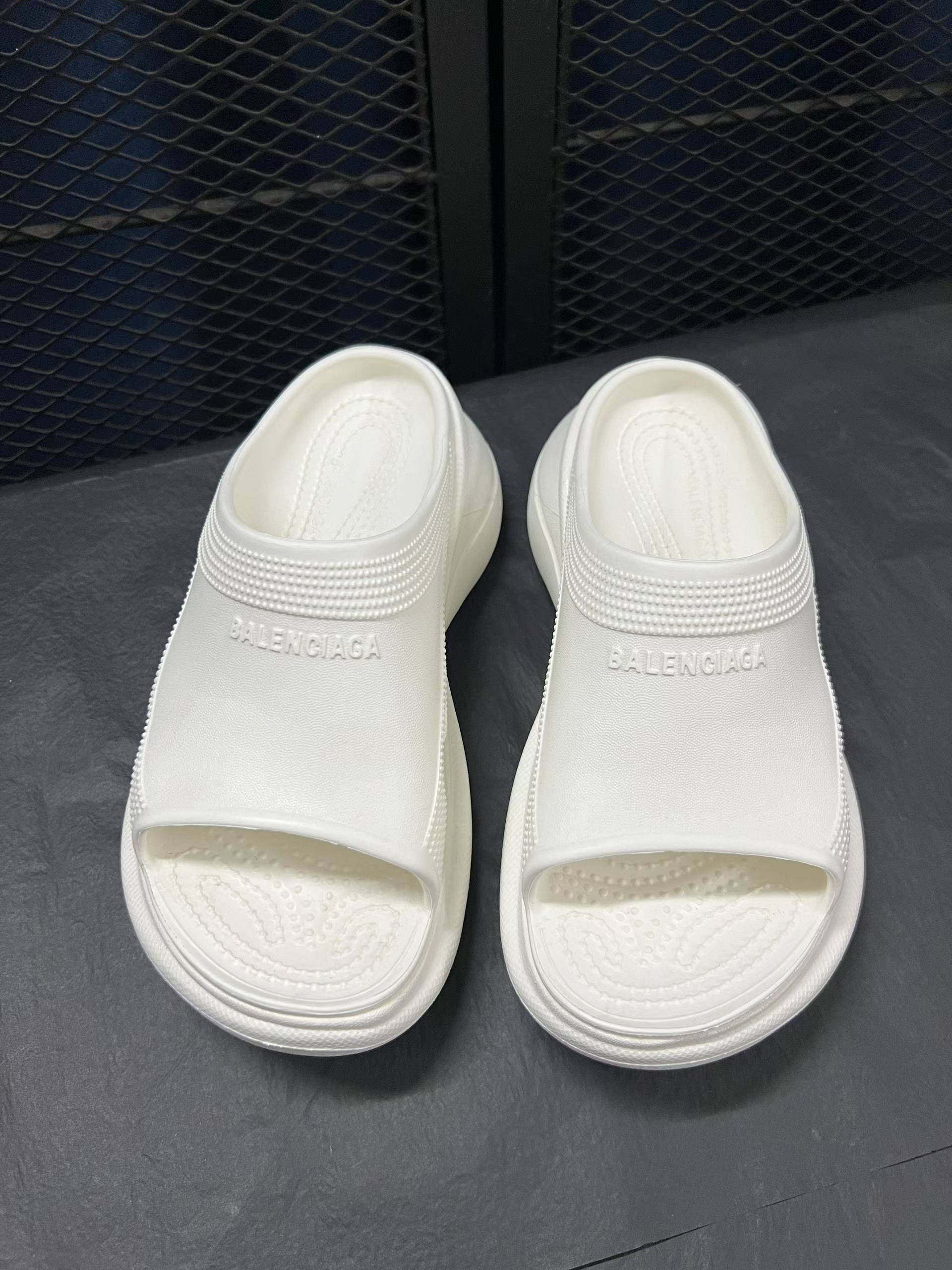 Balenciaga x Crocs