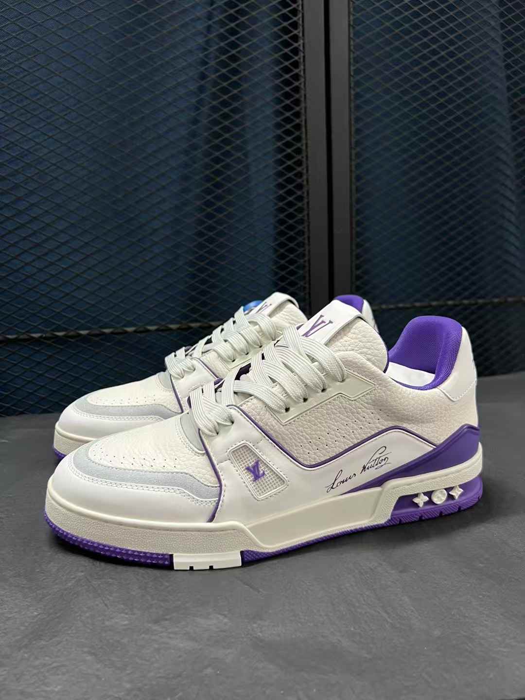 Lv Trainer