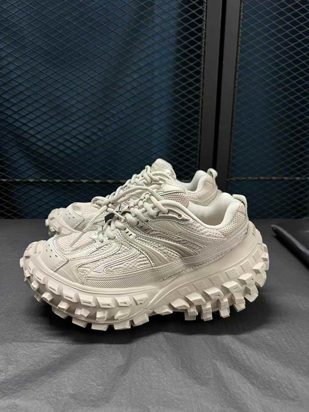 Balenciaga Dedender